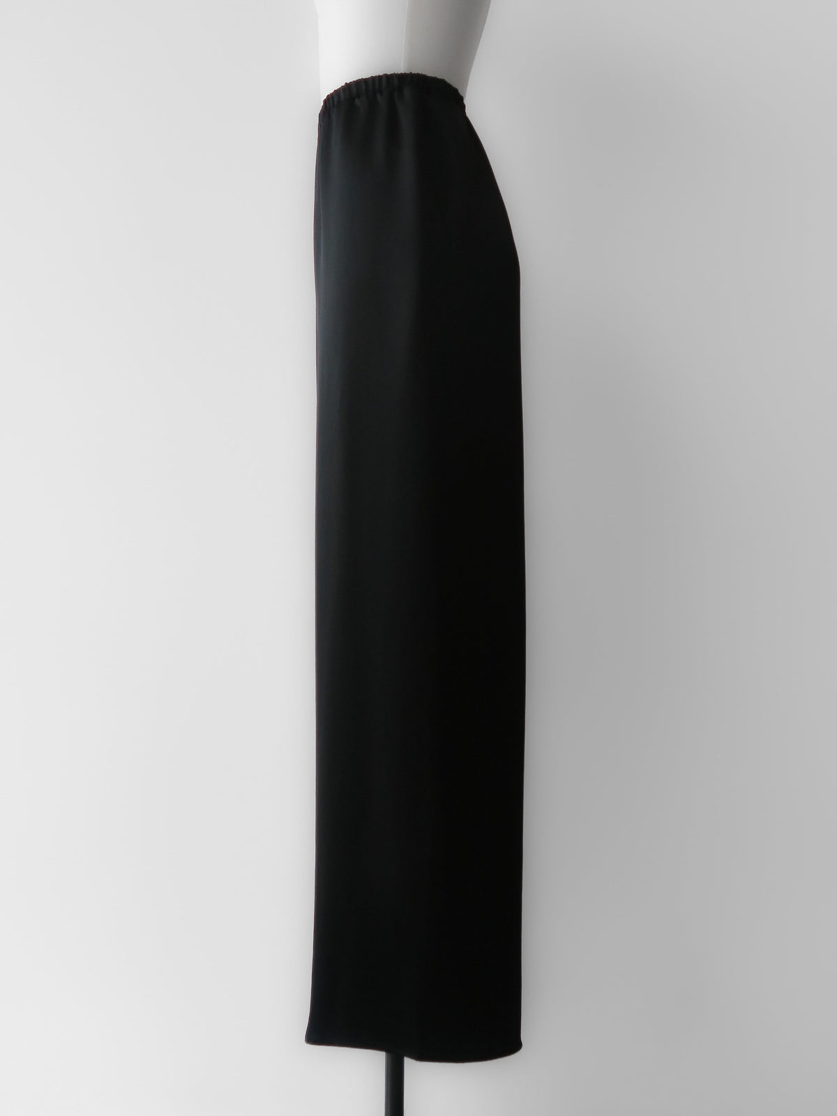 【NOWNS】Lulà | Satin sleek pants