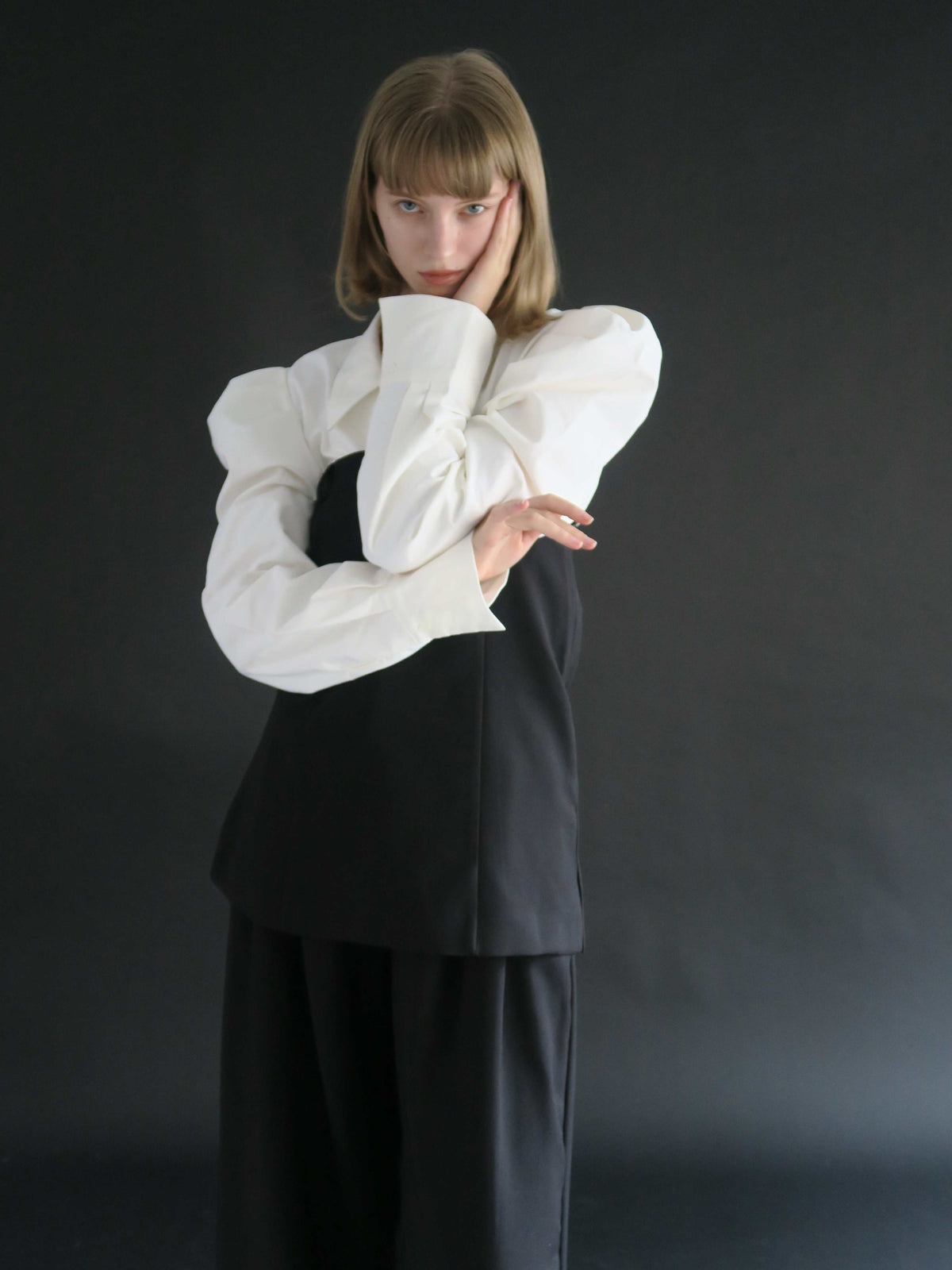 【AMOMMA】Long Sleeve Puff Blouse