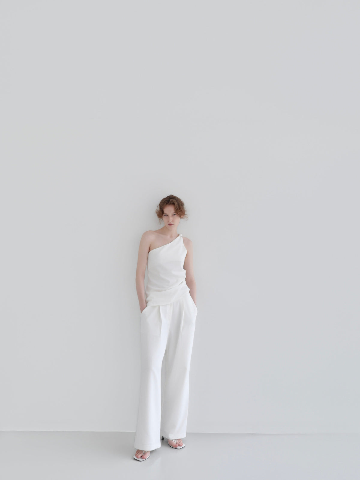 【NOWNS】Lou | One Shoulder Top