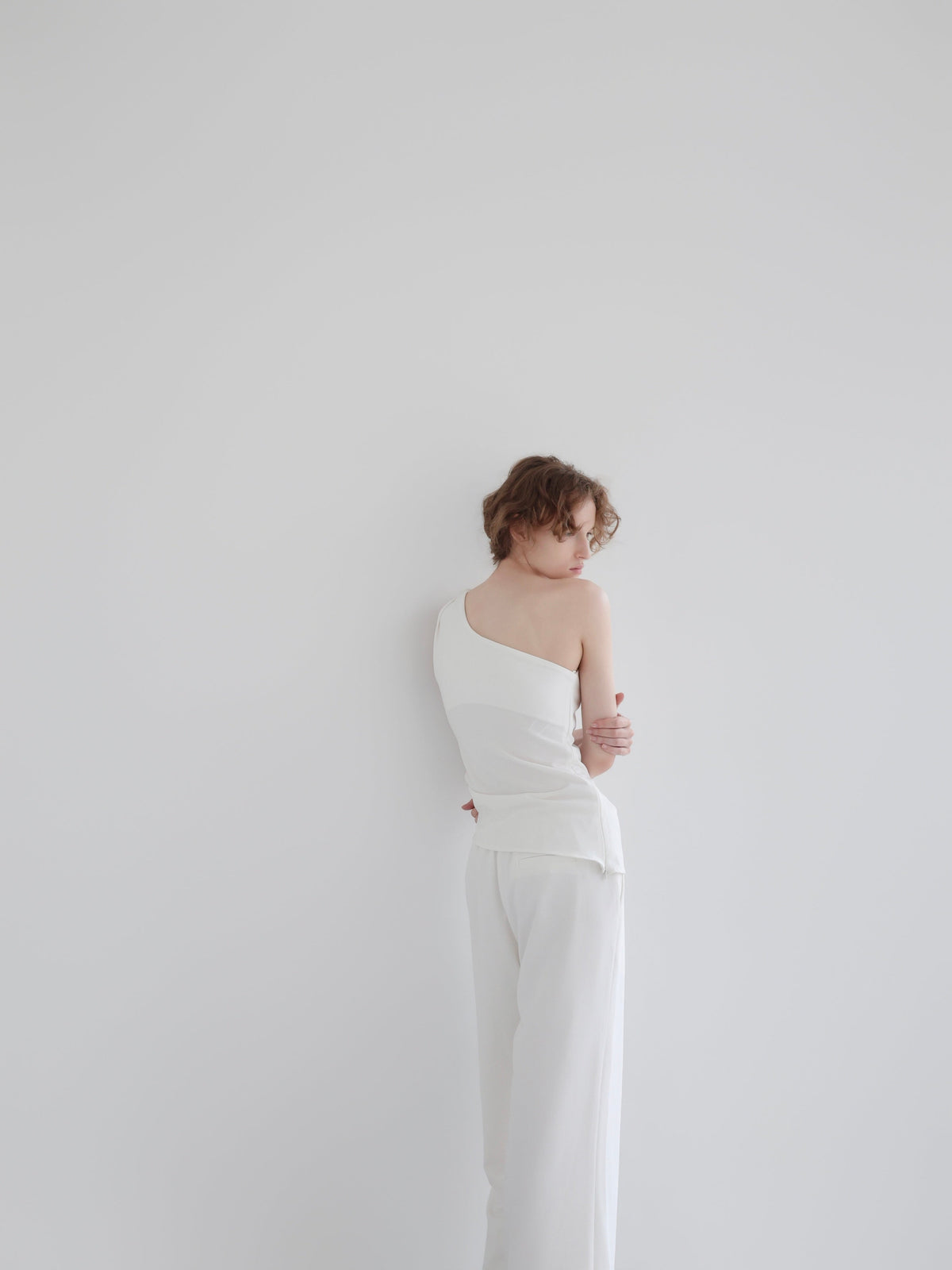 【NOWNS】Lou | One Shoulder Top