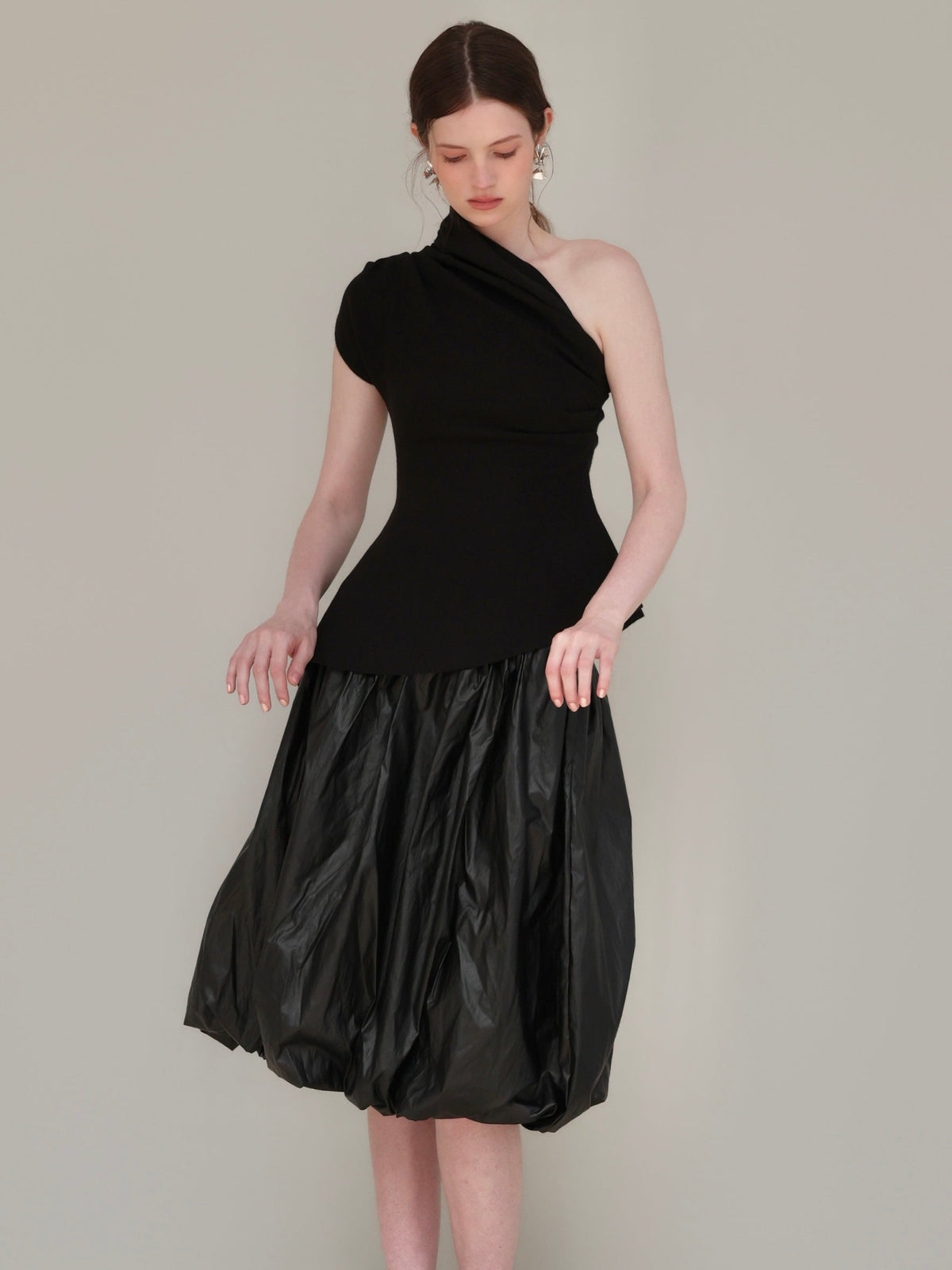 【AMOMMA】DRAPE PEPLUM KNIT