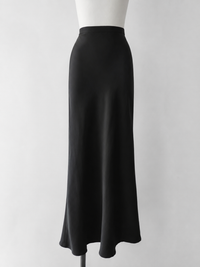 【NOWNS】Lulà | Satin sleek maxi skirt