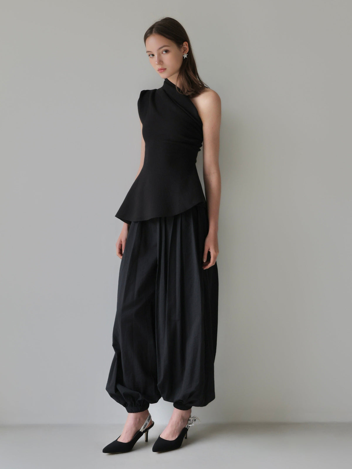 【AMOMMA】DRAPE PEPLUM KNIT
