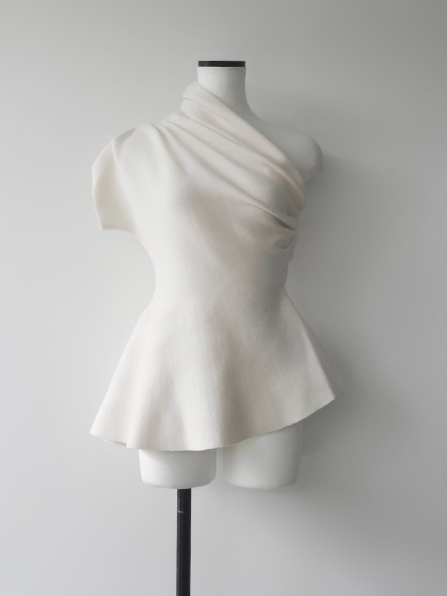 【AMOMMA】DRAPE PEPLUM KNIT