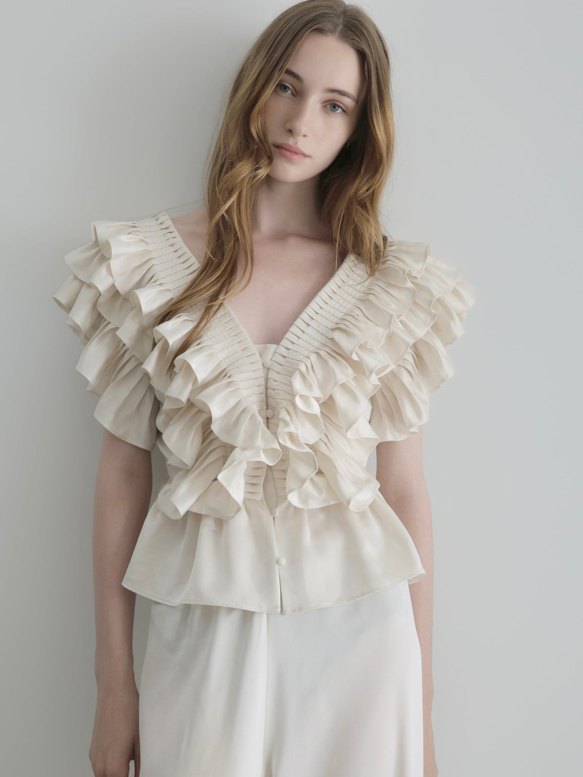 【AMOMMA】SATIN RUFFLE FRILL TOPS
