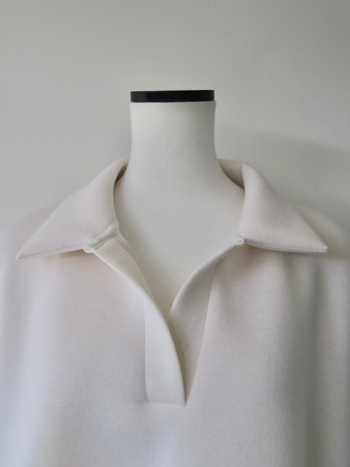 【SAMPLE SALE / célon】open neck sweat top