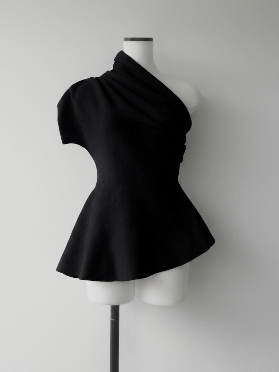 【AMOMMA】DRAPE PEPLUM KNIT