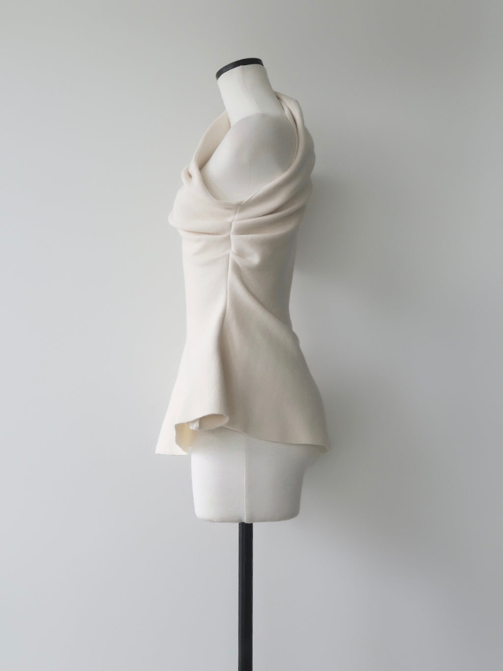 【AMOMMA】DRAPE PEPLUM KNIT
