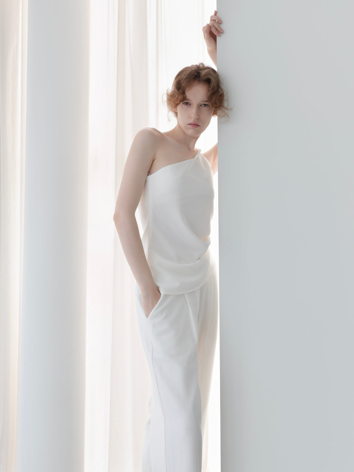 【NOWNS】Lou | One Shoulder Top