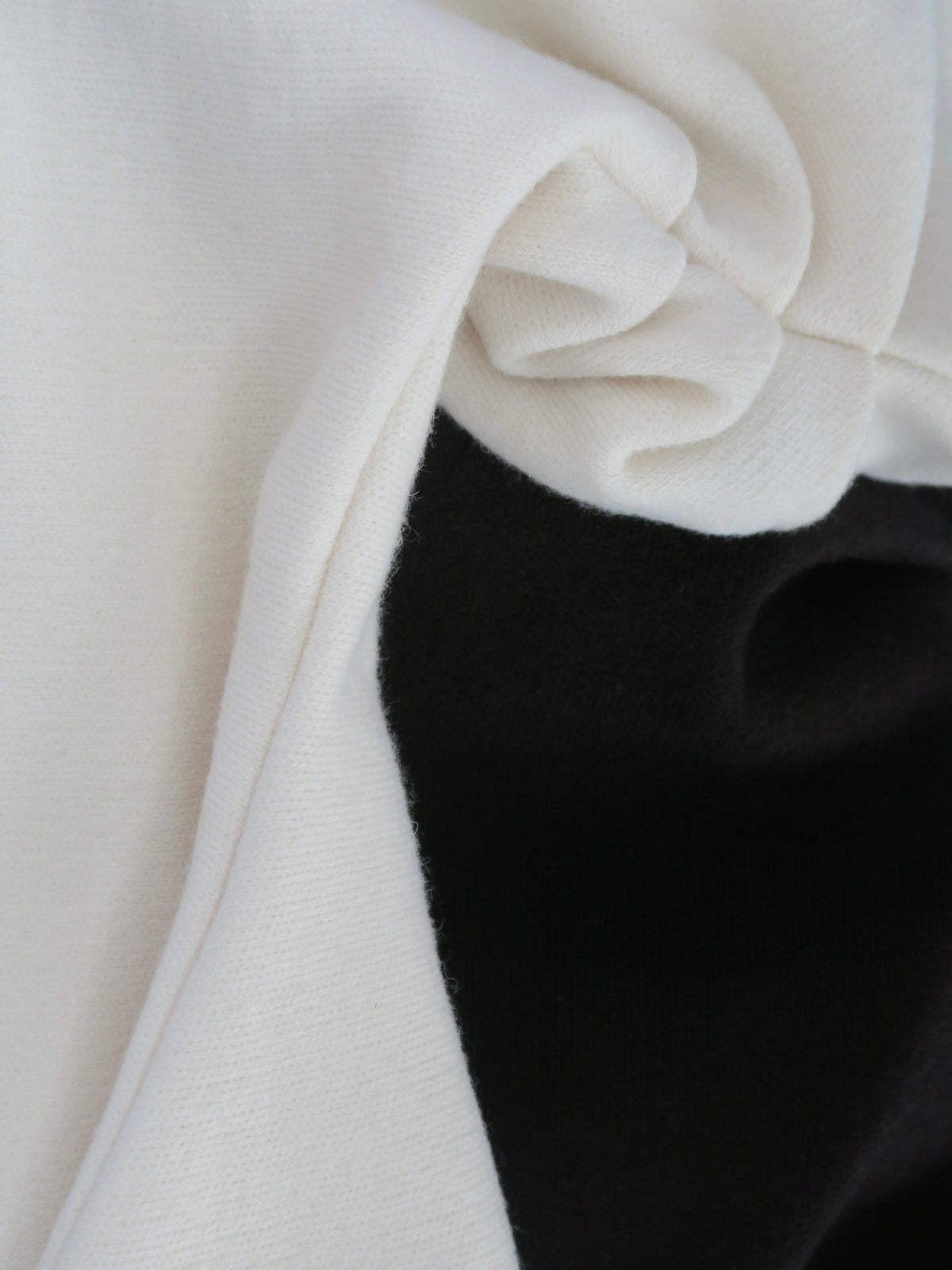 【AMOMMA】DRAPE PEPLUM KNIT