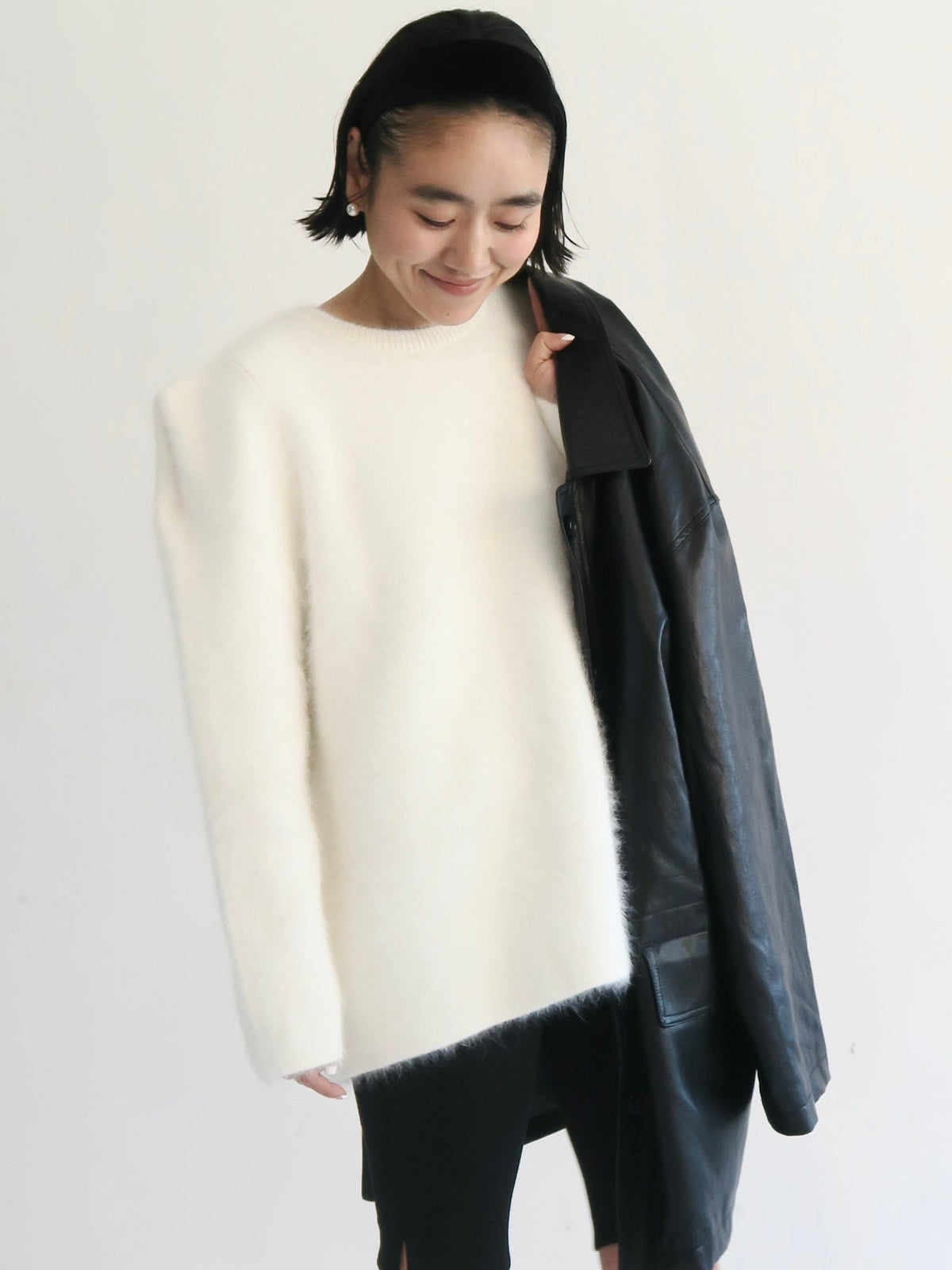 【AMOMMA】WOOL PUFF SHOULDER KNIT