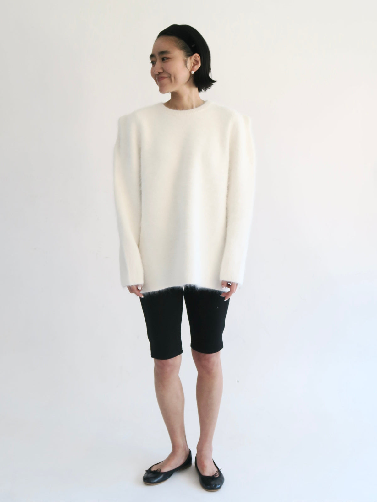 【AMOMMA】WOOL PUFF SHOULDER KNIT