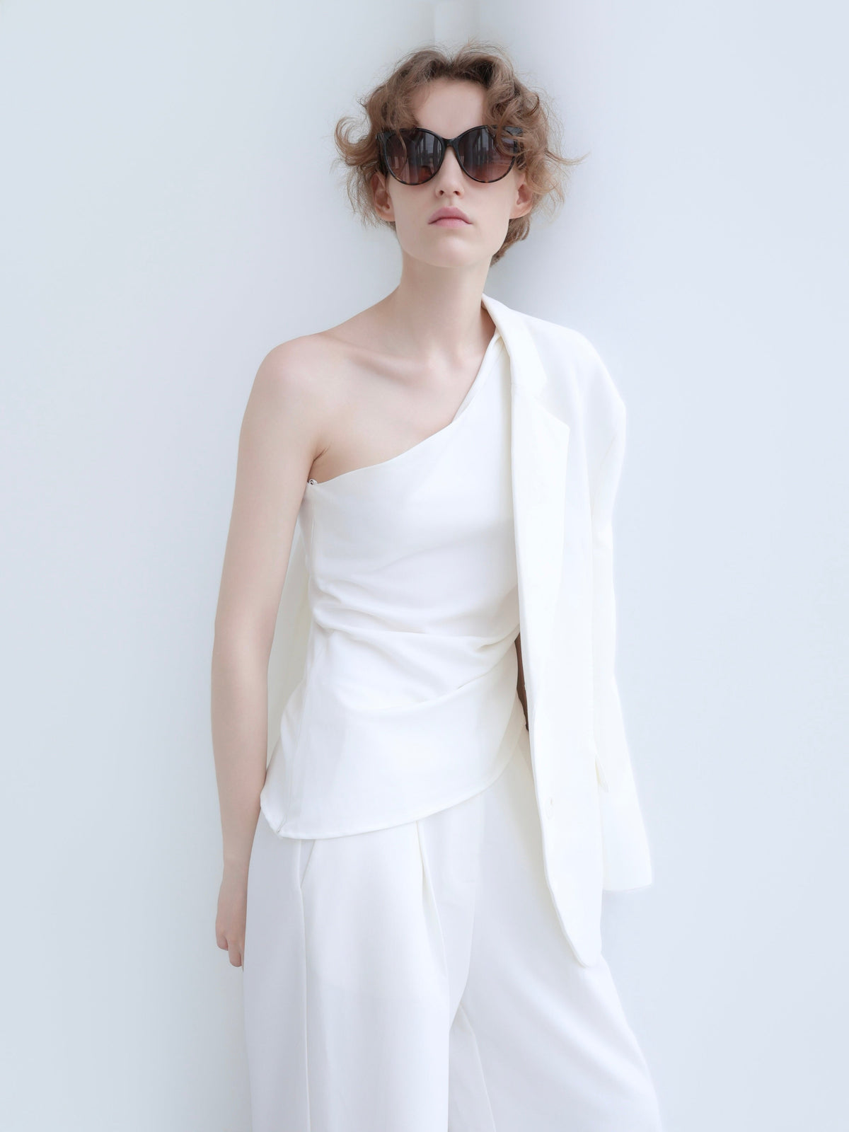 【NOWNS】Lou | One Shoulder Top