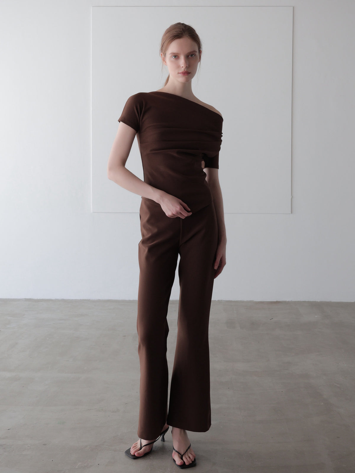 airy drape silhouette set-up