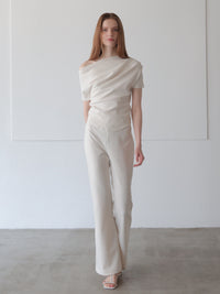 airy drape silhouette set-up