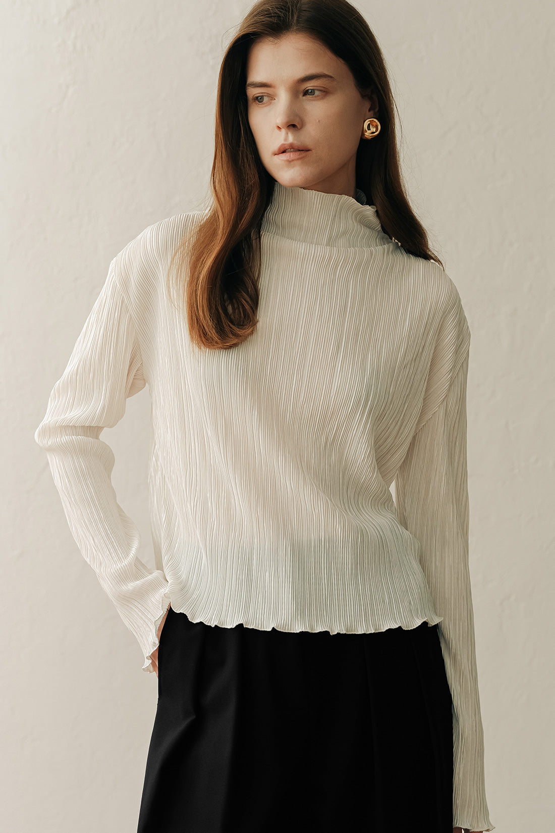 【ELBORN】Melissa 高领褶饰上衣