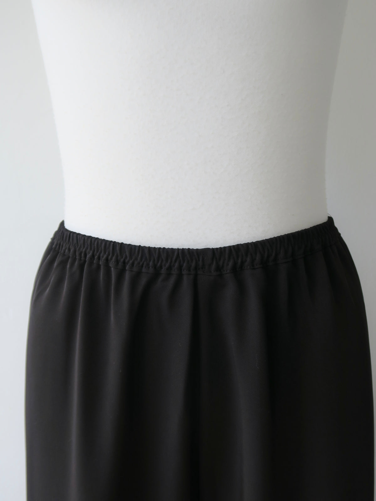 Satin Fluid Line Slacks