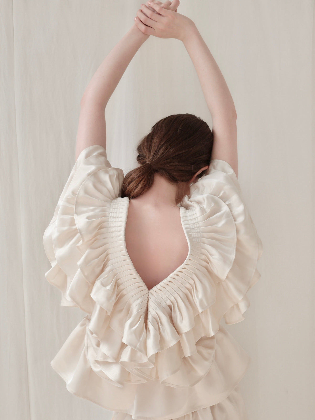 【AMOMMA】SATIN RUFFLE FRILL TOPS