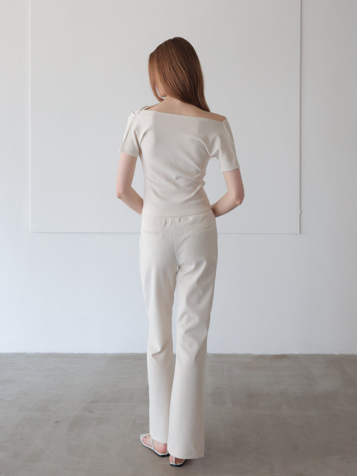 airy drape silhouette set-up
