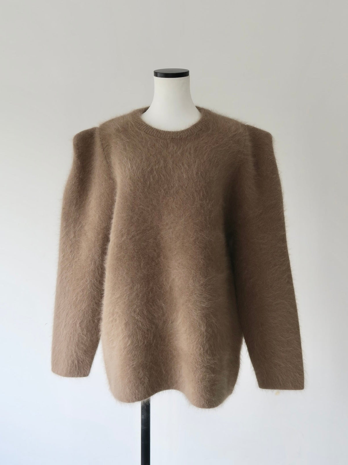 【AMOMMA】WOOL PUFF SHOULDER KNIT
