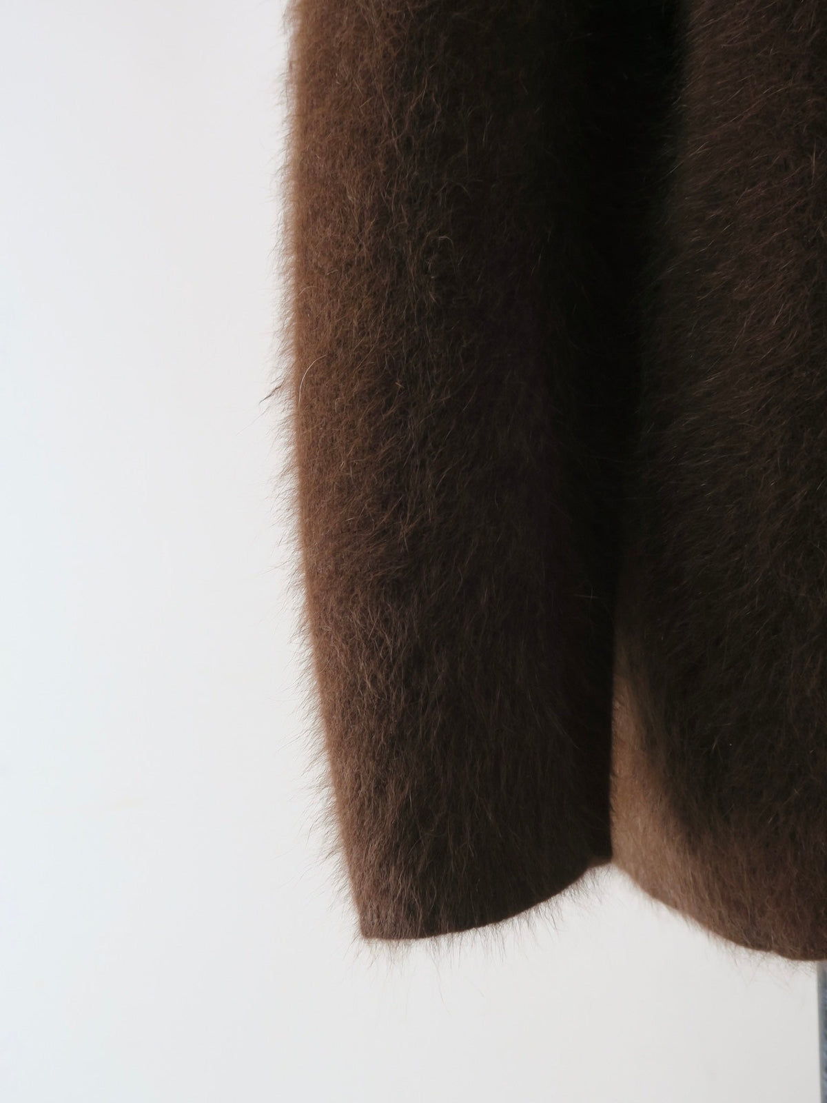 【AMOMMA】WOOL PUFF SHOULDER KNIT