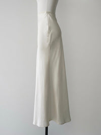 【NOWNS】Lulà | Satin sleek maxi skirt