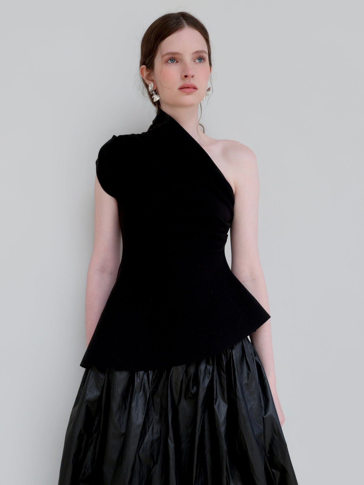 【AMOMMA】DRAPE PEPLUM KNIT
