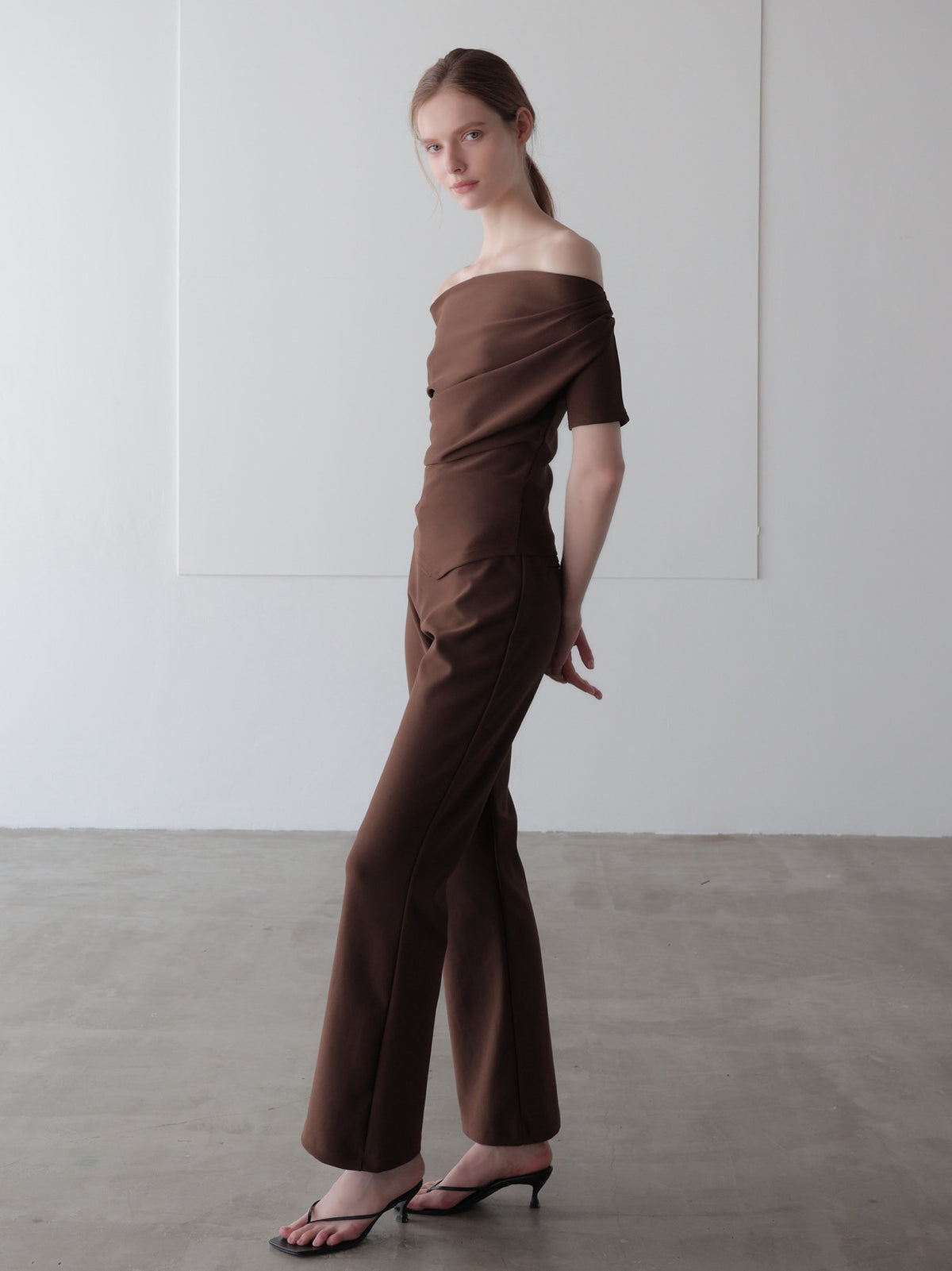 airy drape silhouette set-up