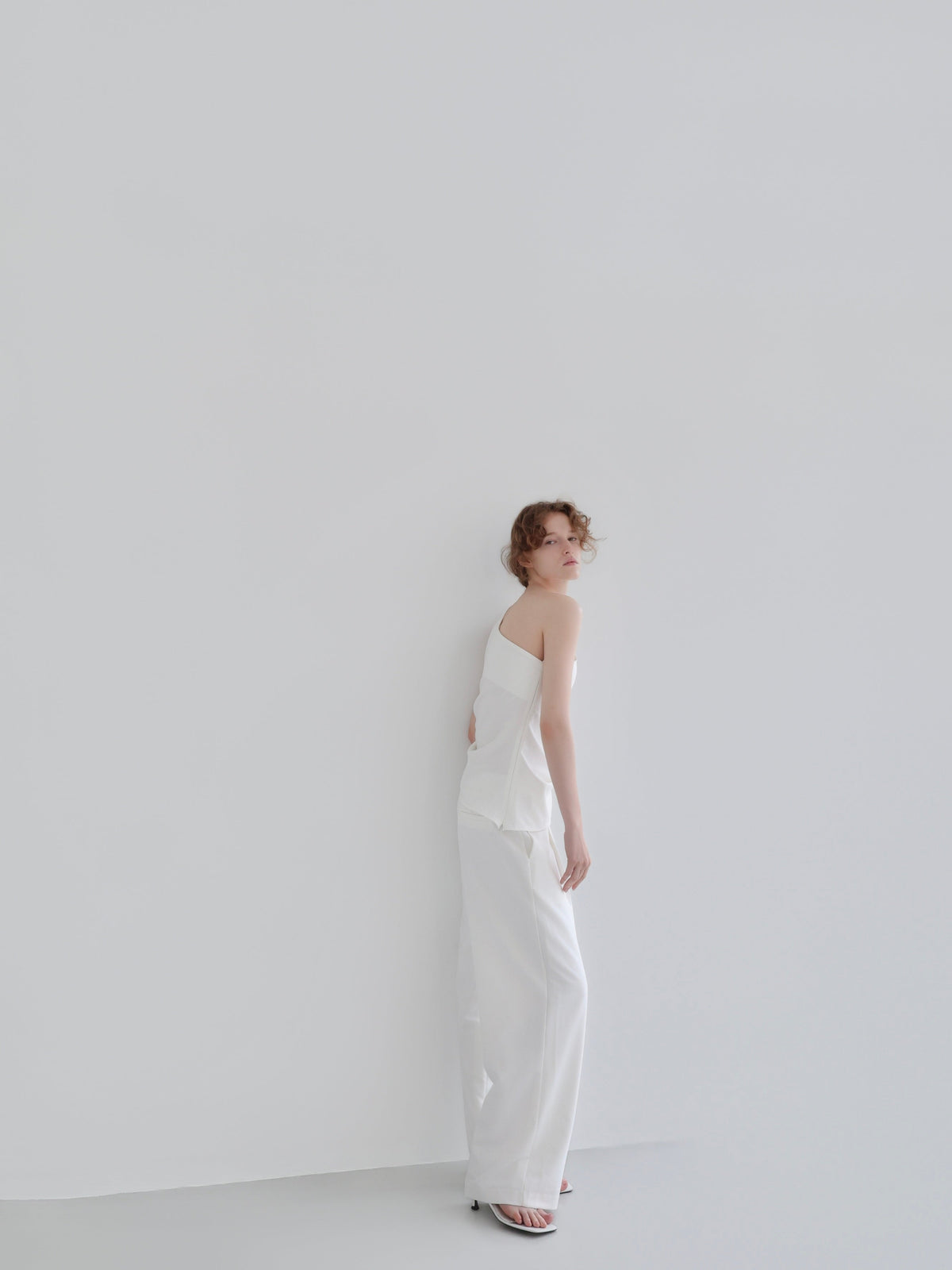 【NOWNS】Lou | One Shoulder Top