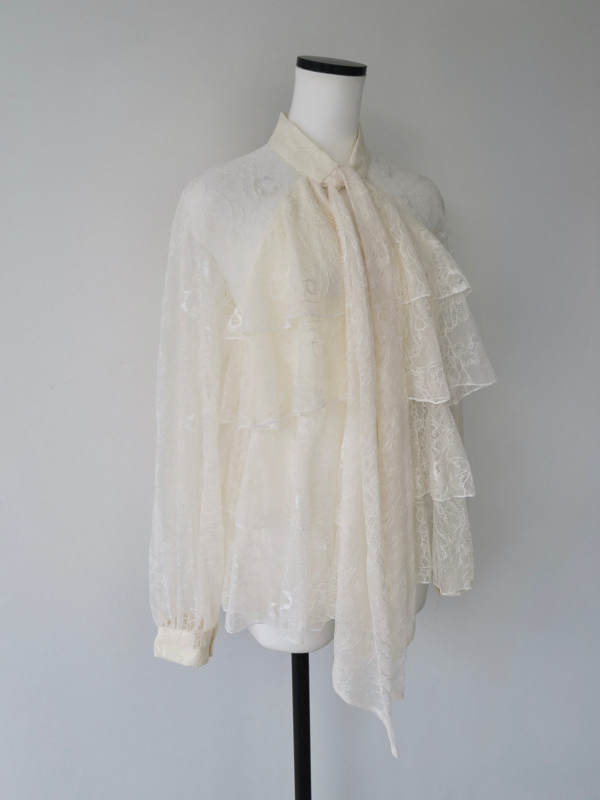 【SAMPLE SALE / célon】lace bow tiered blouse