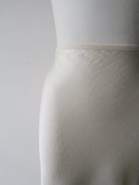【NOWNS】Lulà | Satin sleek maxi skirt