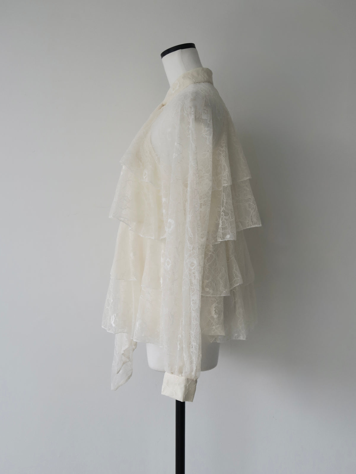 【SAMPLE SALE / célon】lace bow tiered blouse