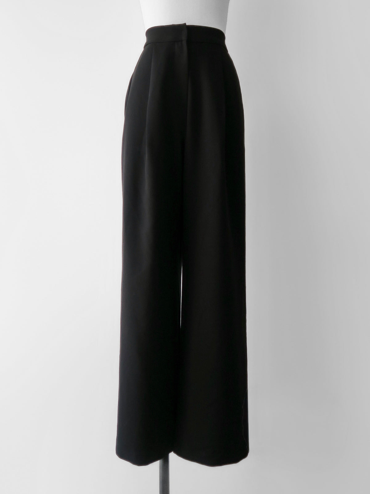【NOWNS】Lou | Single Tuck Banding Pants
