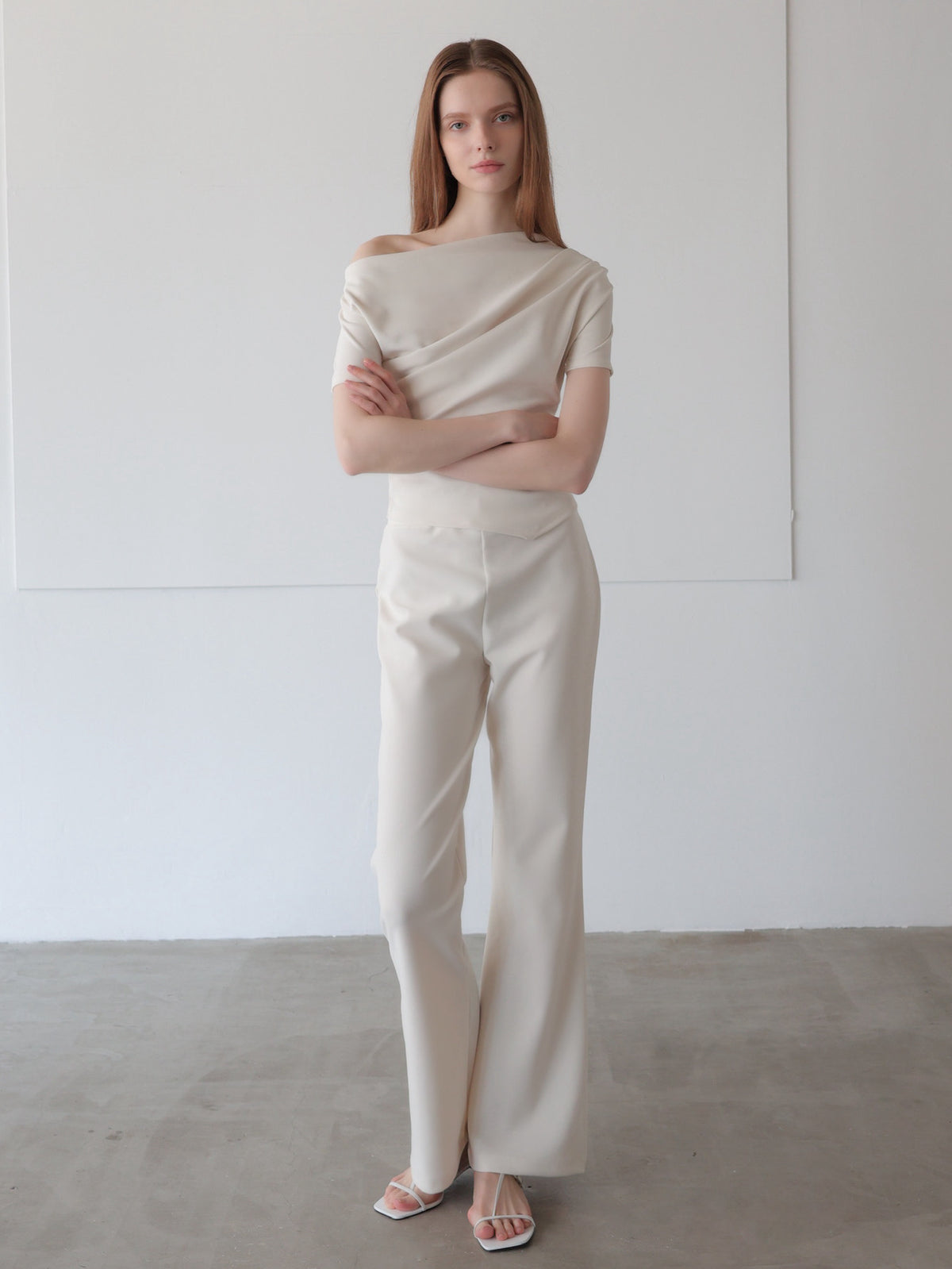 airy drape silhouette set-up
