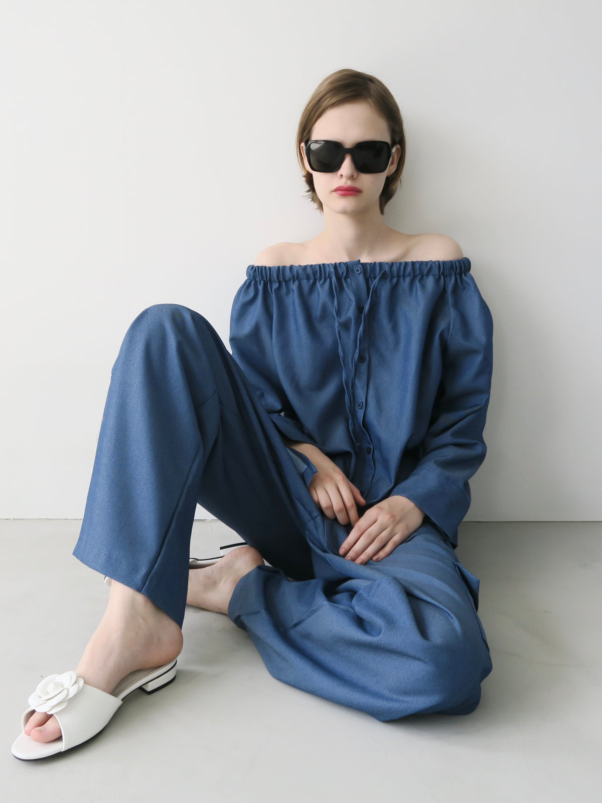 【SAMPLE SALE / AMOMMA】DENIM LIKE DRAWSTING OFF SHOULDER