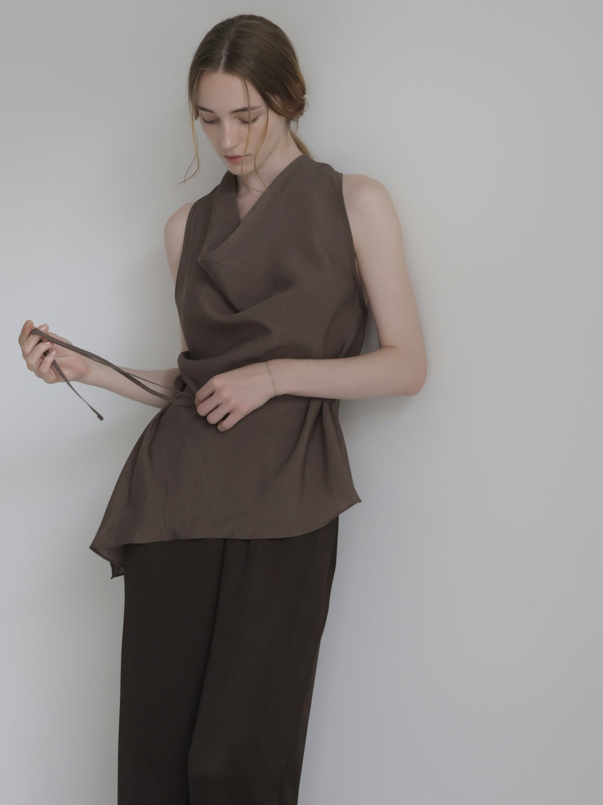  draped neck waist ribbon blouse