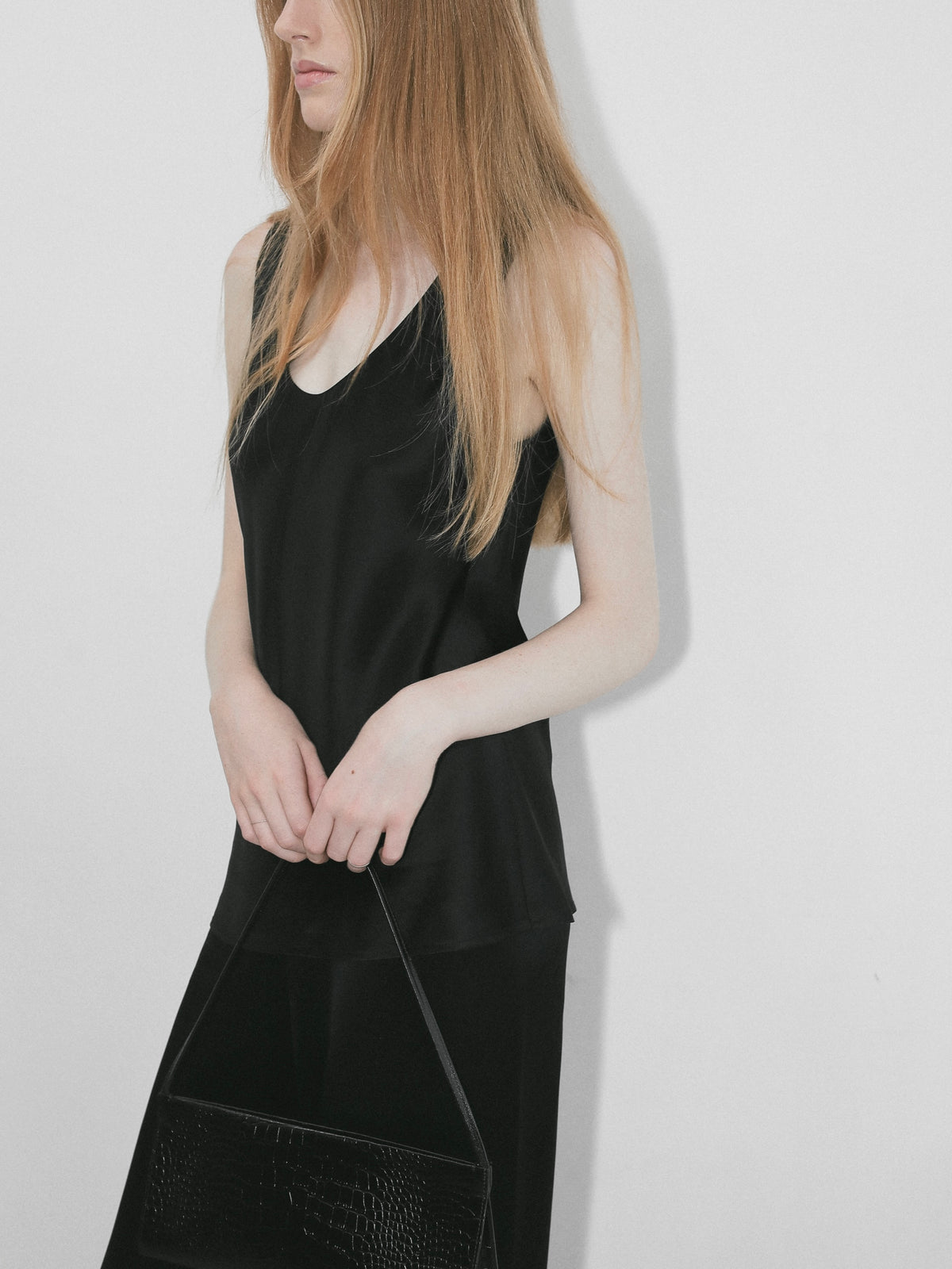 【NOWNS】Lulà | Satin u neck tank top