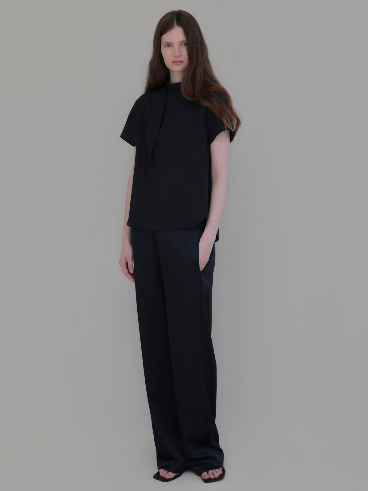 【NOWNS】Alma | Satin sleek pants