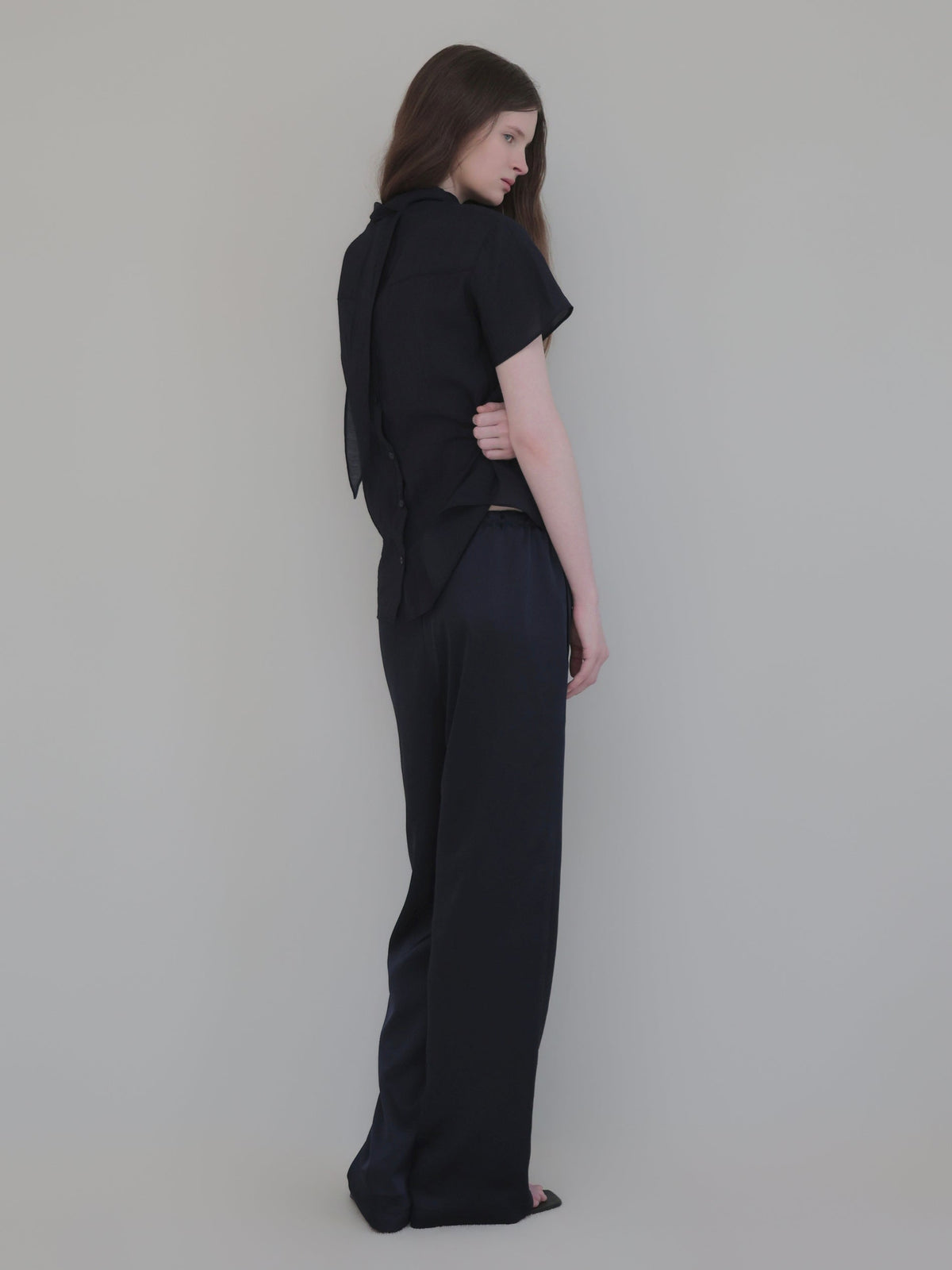 【NOWNS】Alma | Satin sleek pants