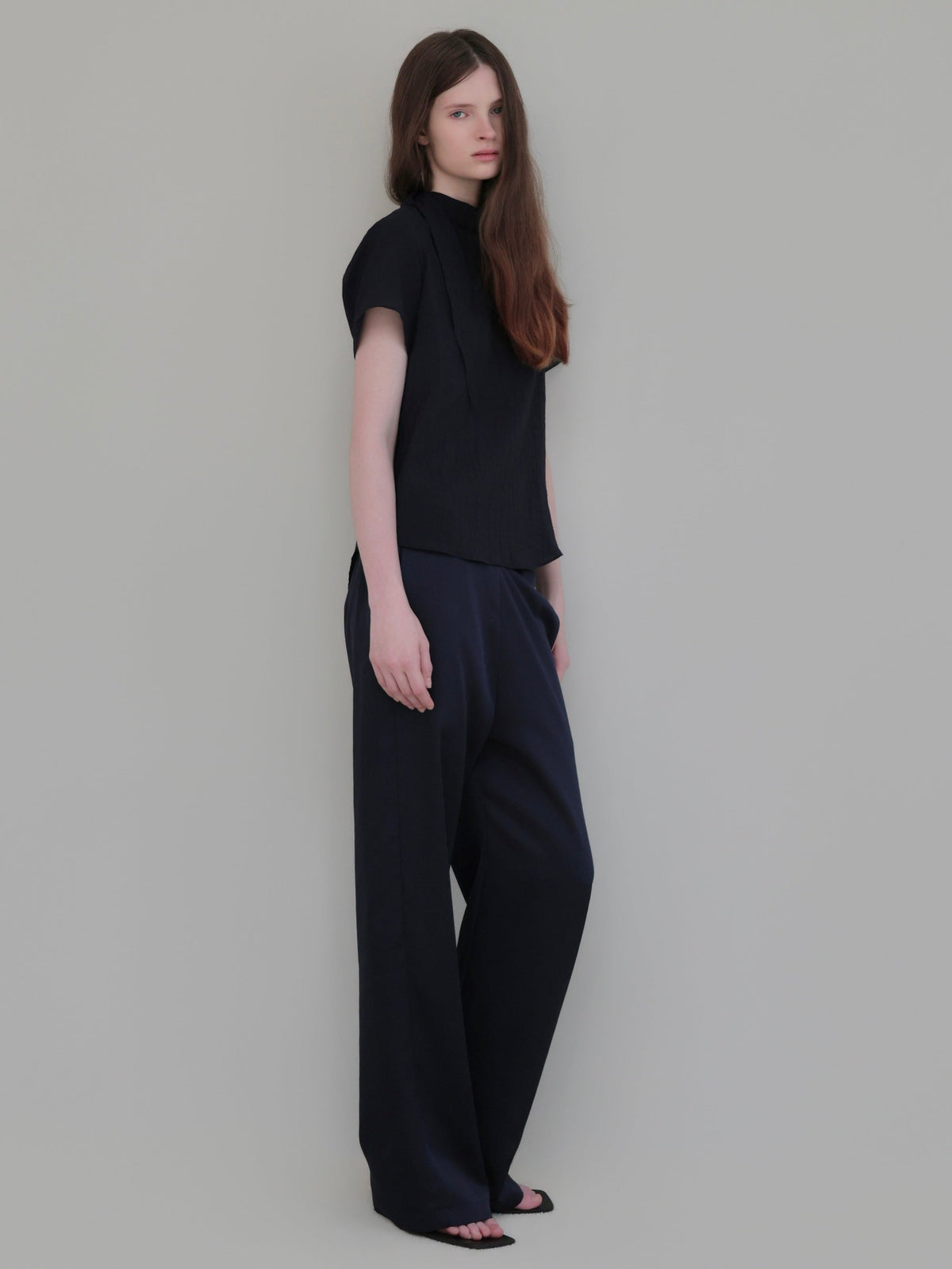 【NOWNS】Alma | Satin sleek pants