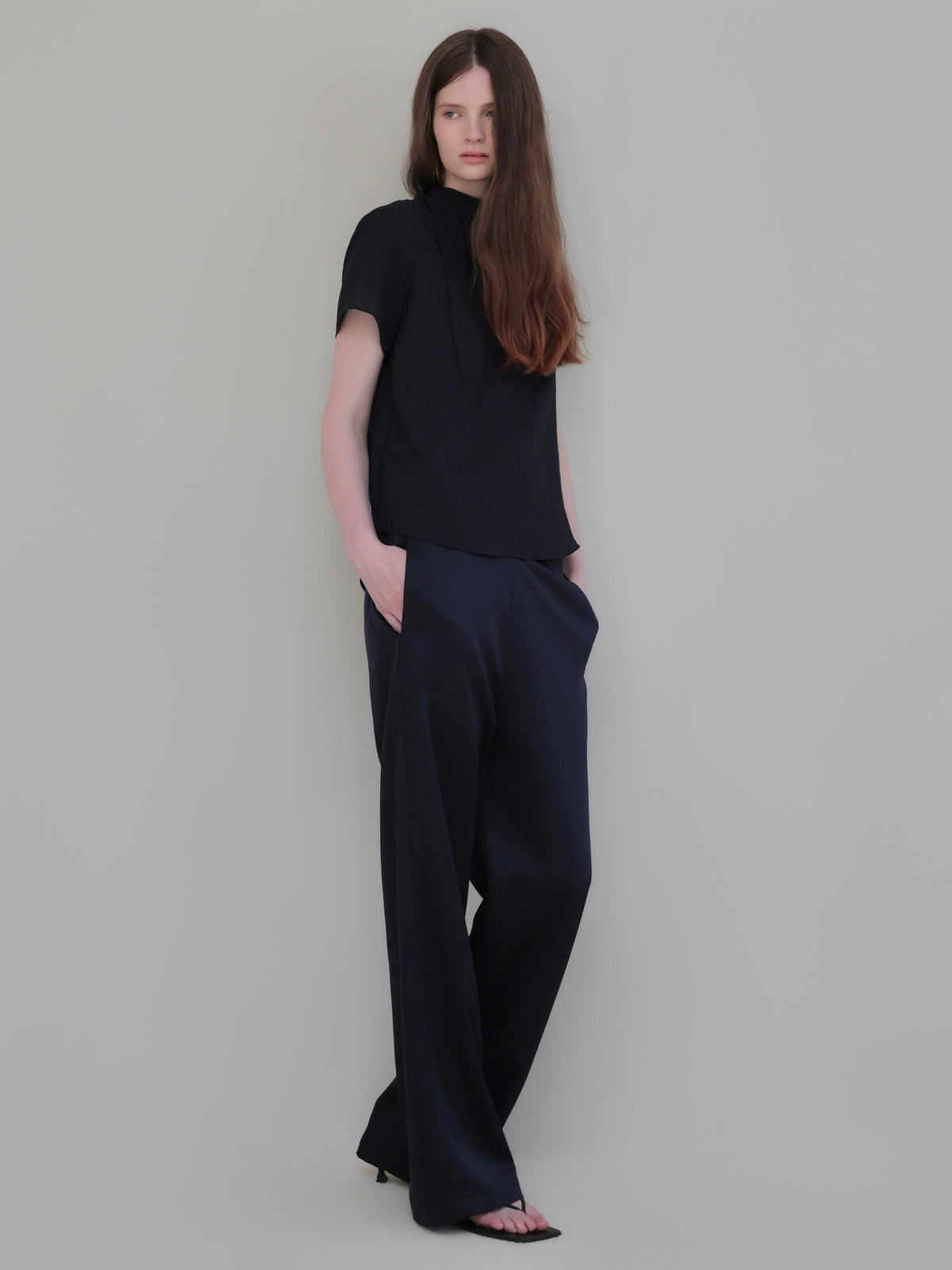 【NOWNS】Alma | Satin sleek pants