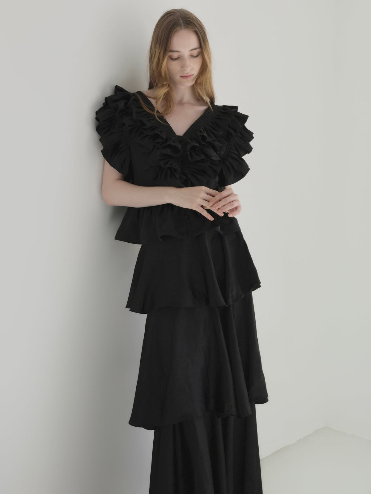 【AMOMMA】SATIN RAFFLE FRILL TOPS