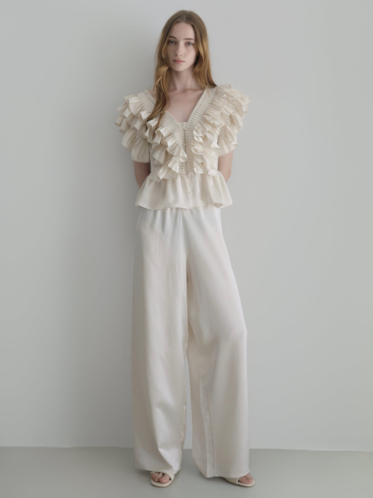 【AMOMMA】SATIN RAFFLE FRILL TOPS
