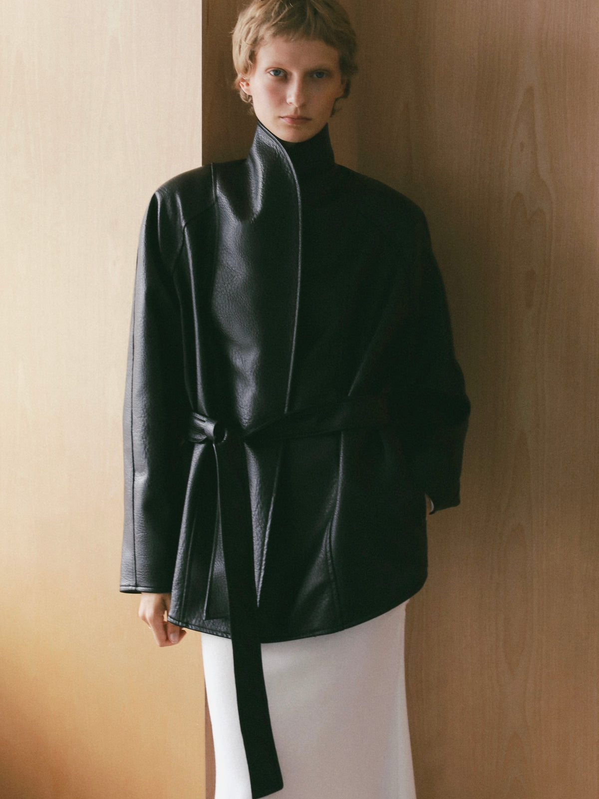 【célon】belted long leather jacket