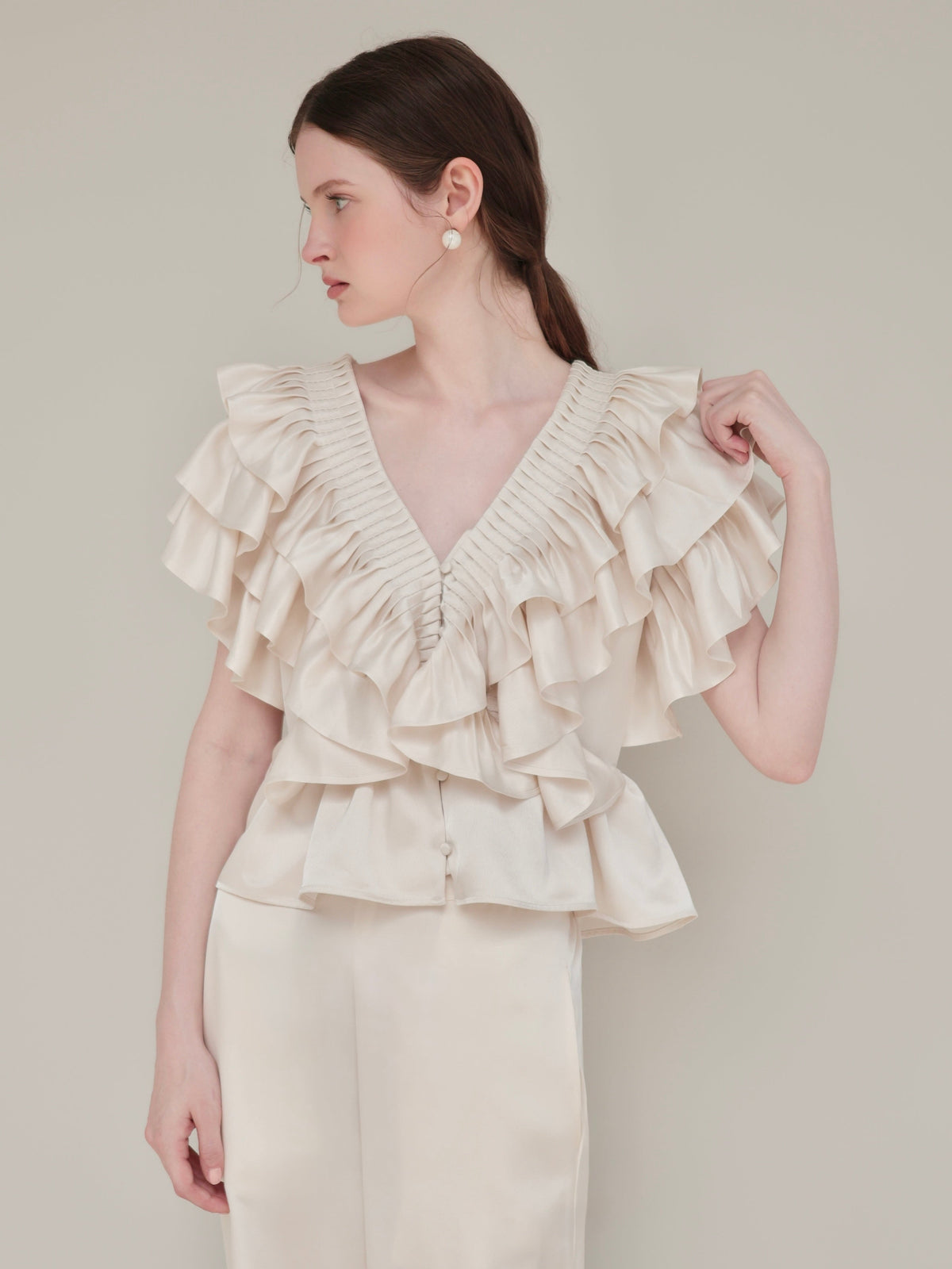 【AMOMMA】SATIN RAFFLE FRILL TOPS