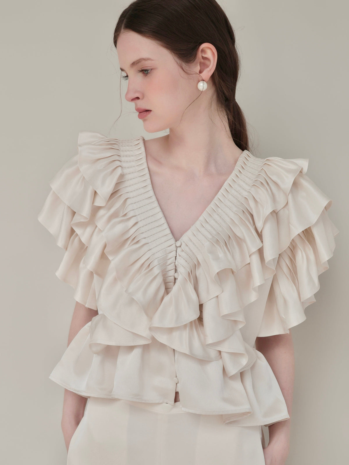 【AMOMMA】SATIN RAFFLE FRILL TOPS