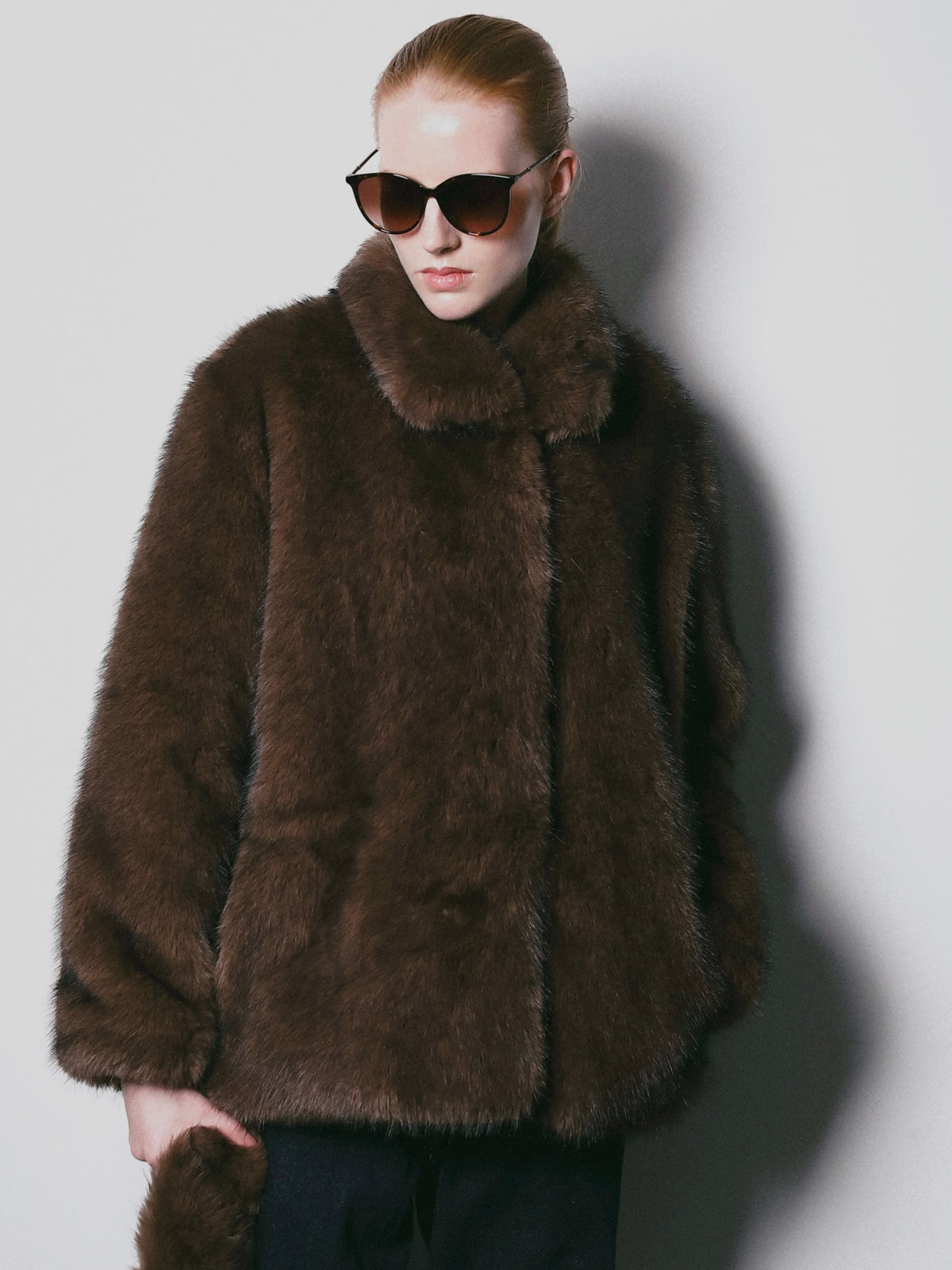【AMOMMA】Volume Collar Fur Coat