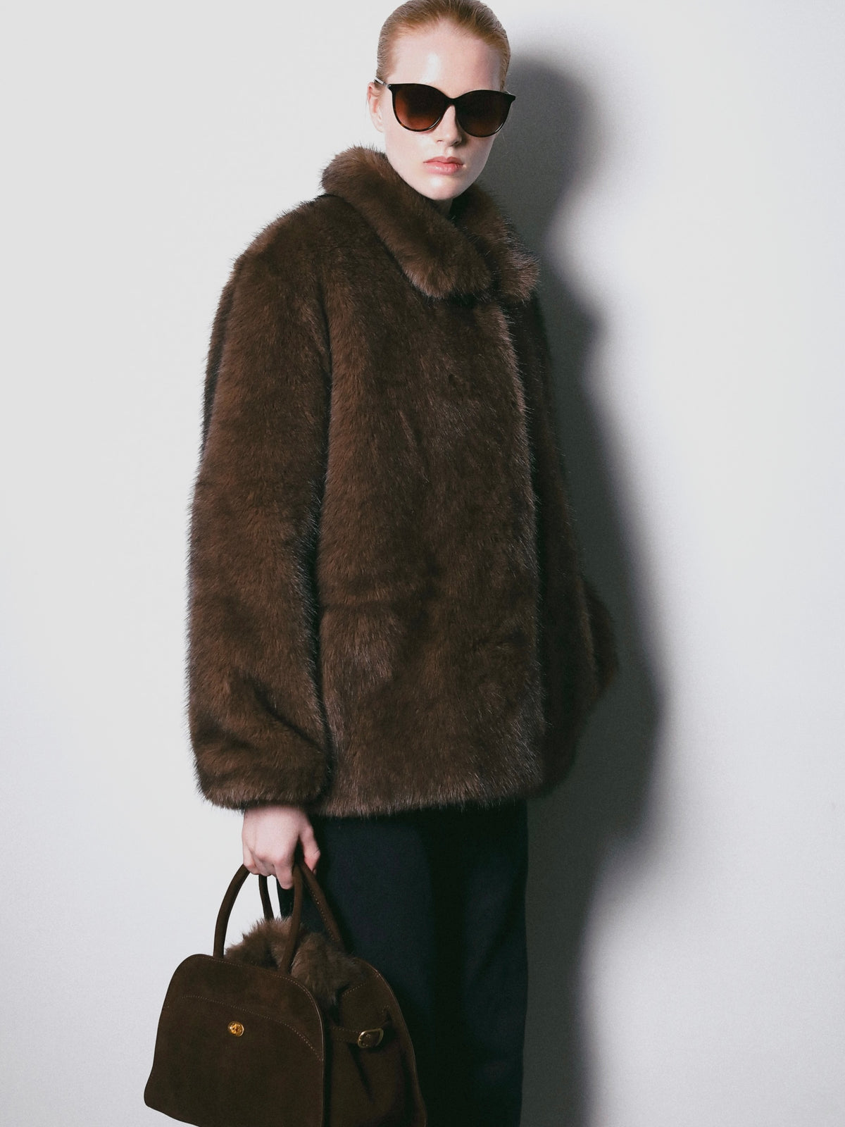 【AMOMMA】Volume Collar Fur Coat