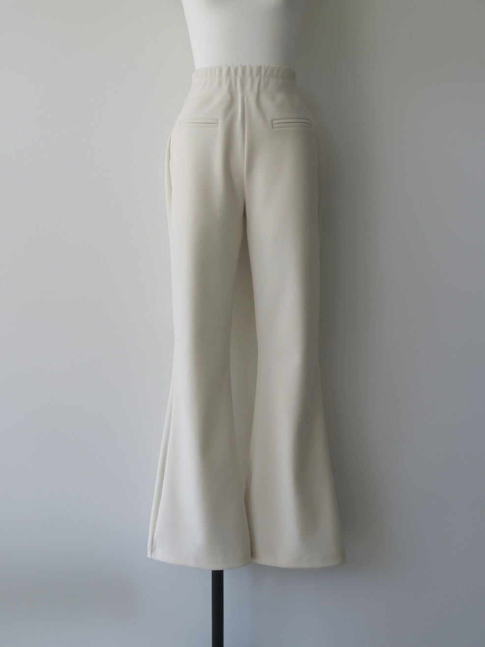 airy drape silhouette set-up
