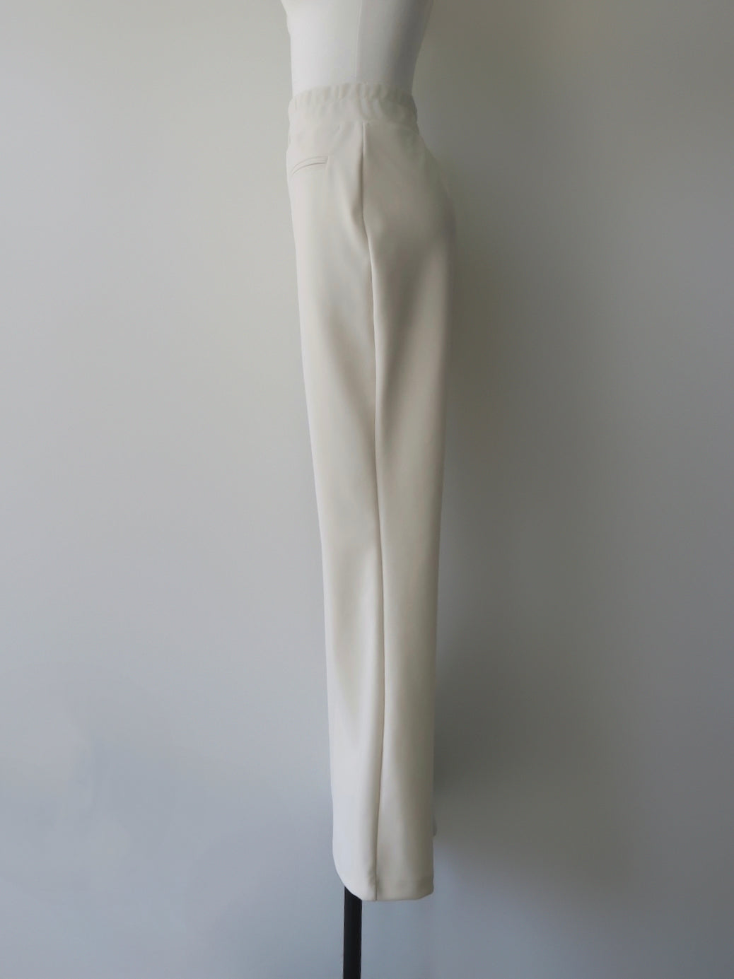 airy drape silhouette set-up